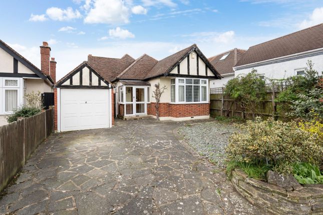 2 bed property, in Brook Mead, £625,000