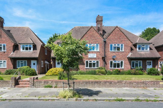 2 bed property, in Glebe Villas, £290,000