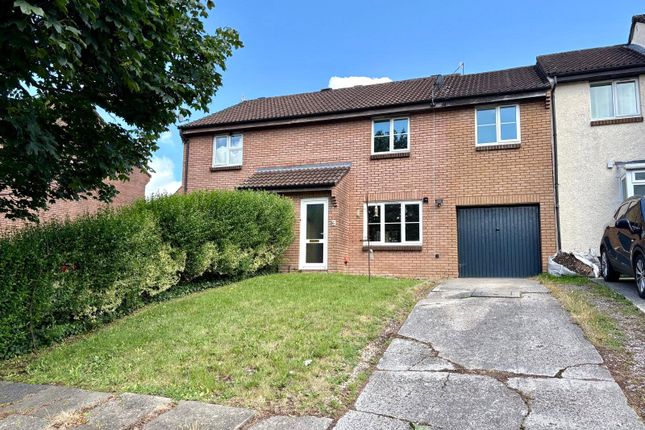 3 bed property, in Hazelwood Close, £260,000