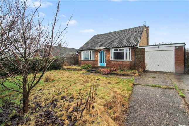 2 bed property, in Main Road, £320,000