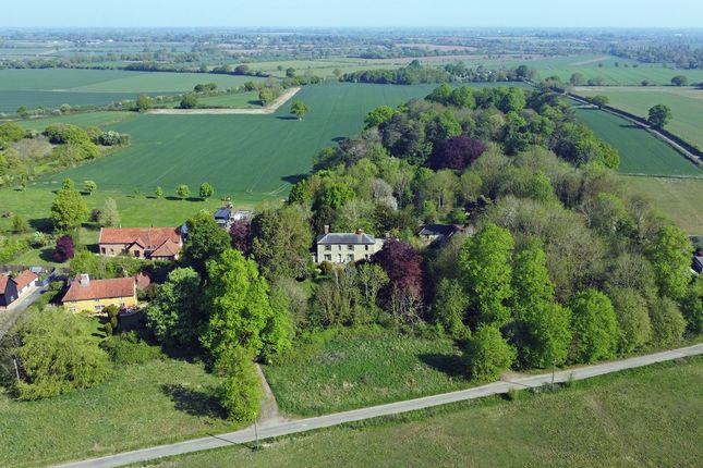 5 bed property, in Thrandeston Road, £520,000