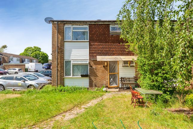3 bed property, in Hithercroft Road, £375,000