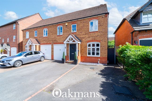 4 bed property, in Rosedale Close, £290,000