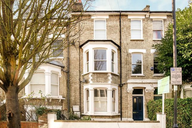 1 bed property, in Devonport Road, £550,000