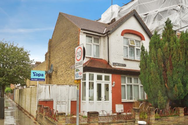 3 bed property, in Albion Road, £700,000