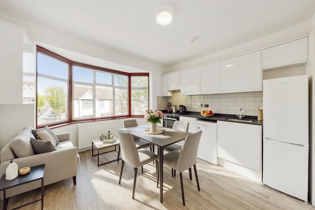 3 bed property, in Northfield Avenue, £439,000
