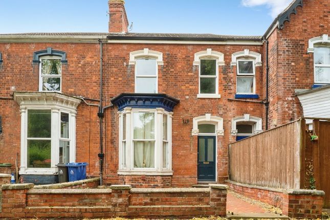 2 bed property, in Princess Avenue, £120,000