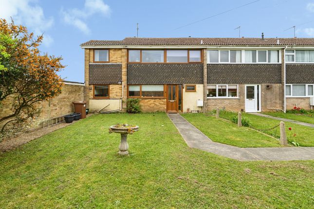 4 bed property, in Edinburgh Avenue, £230,000
