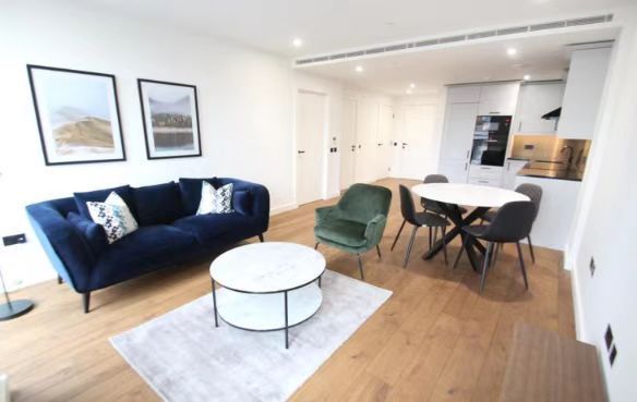 1 bed property, in Emery House, £850,000