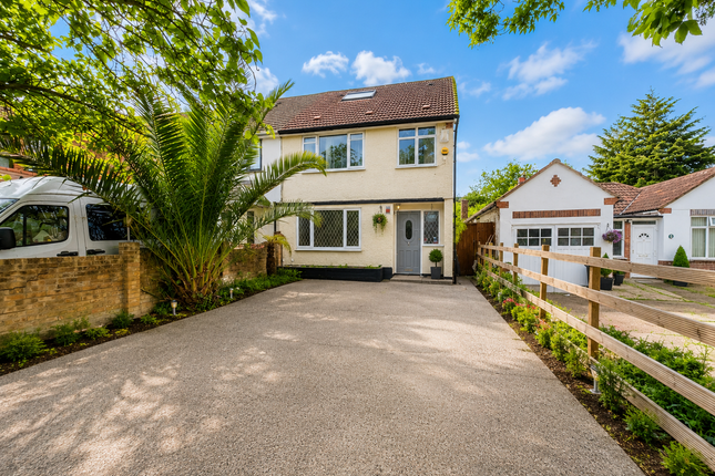 4 bed property, in Tentelow Lane, £880,000