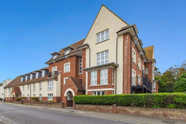 2 bed property, in Park Road, £270,000