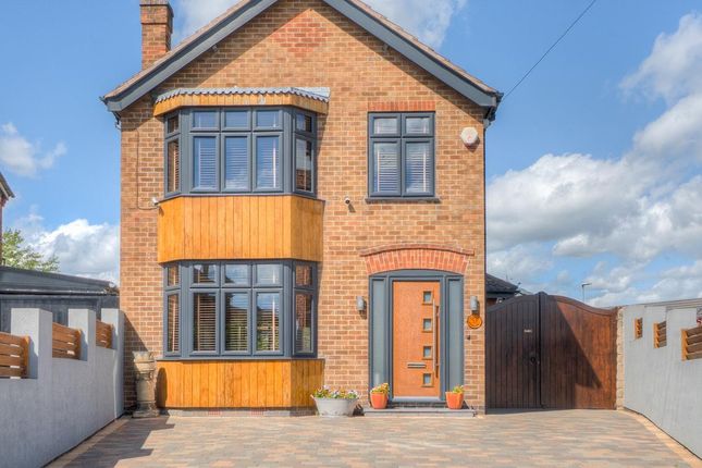 3 bed property, in Brookside Road, £565,000
