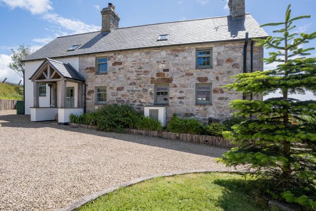 3 bed property, in Llaniestyn, £675,000