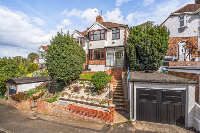 3 bed property, in New Road, £650,000