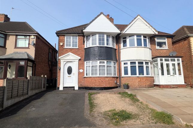 3 bed property, in Aldershaw Road, £240,000