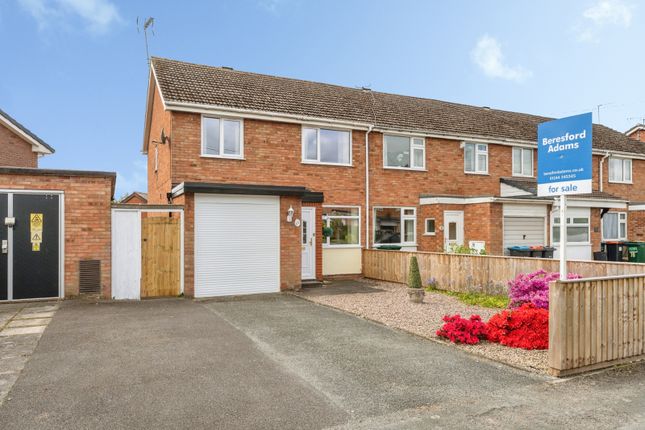 3 bed property, in Oldfield Drive, £230,000