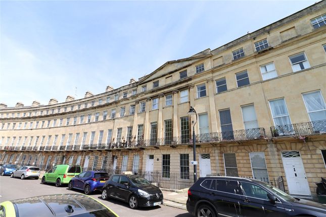 2 bed property, in Norfolk Crescent, £325,000