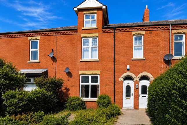2 bed property, in Hayward Avenue, £85,000