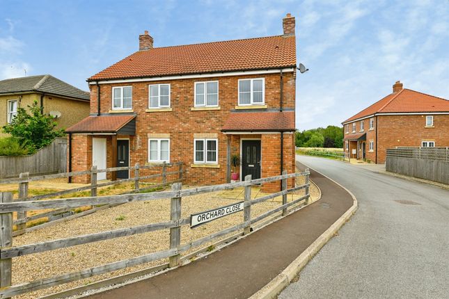 2 bed property, in Orchard Close, £210,000