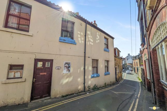 2 bed property, in 32 Cliff Street, £110,000