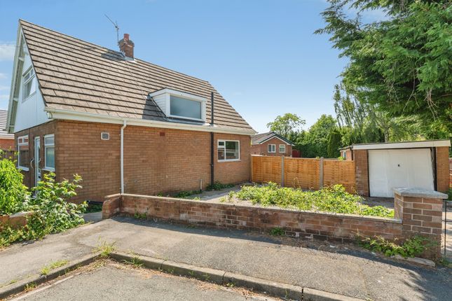 2 bed property, in Iver Road, £300,000
