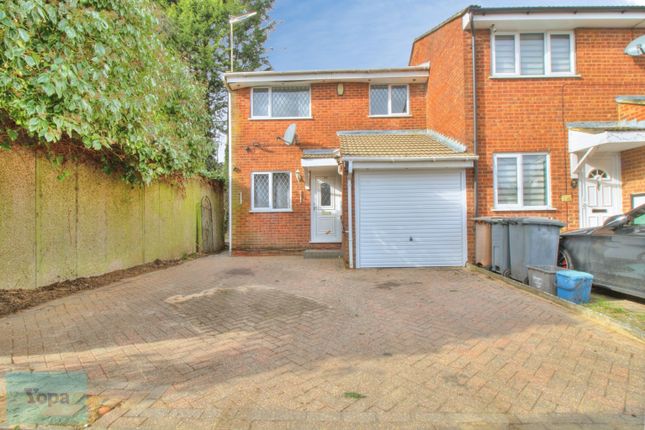 3 bed property, in Wolston Close, £300,000