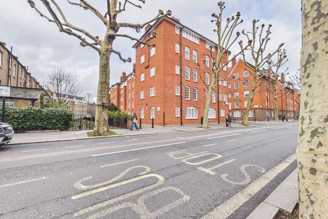 1 bed property, in Cureton Street, £300,000