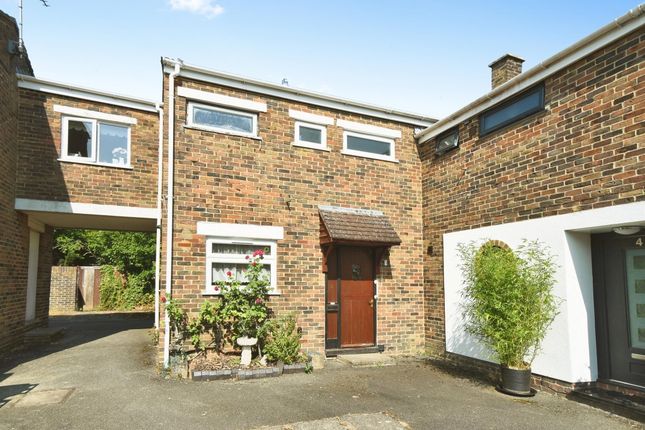 3 bed property, in Aster Court, £260,000
