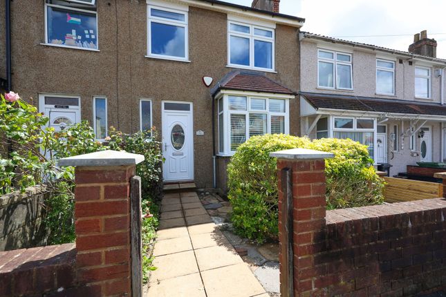 3 bed property, in Dovercourt Road, £435,000