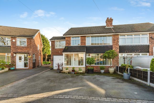 4 bed property, in Baslow Drive, £375,000