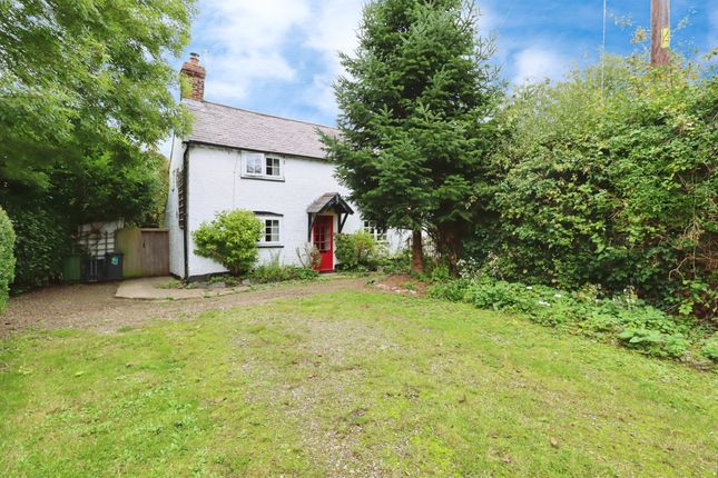 3 bed property, in Sarn, £450,000