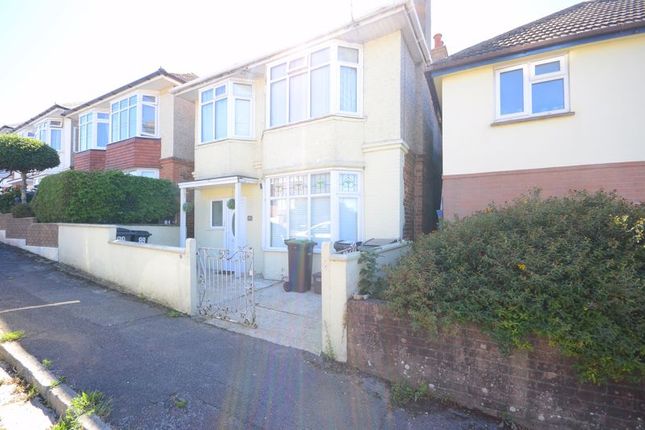 1 bed property, in Portland Road, £140,000