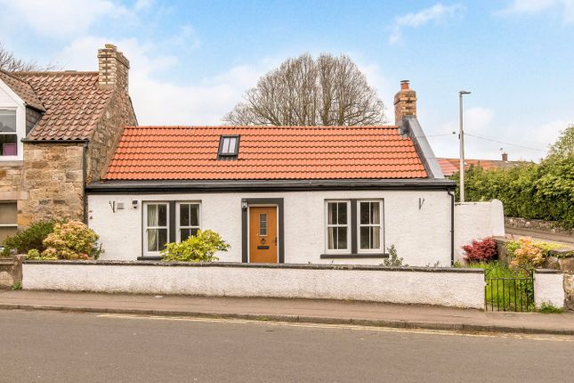 2 bed property, in School Hill, £170,000