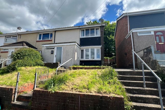 2 bed property, in Wheatley Road, £120,000