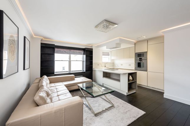 1 bed property, in Queens Gate, £900,000