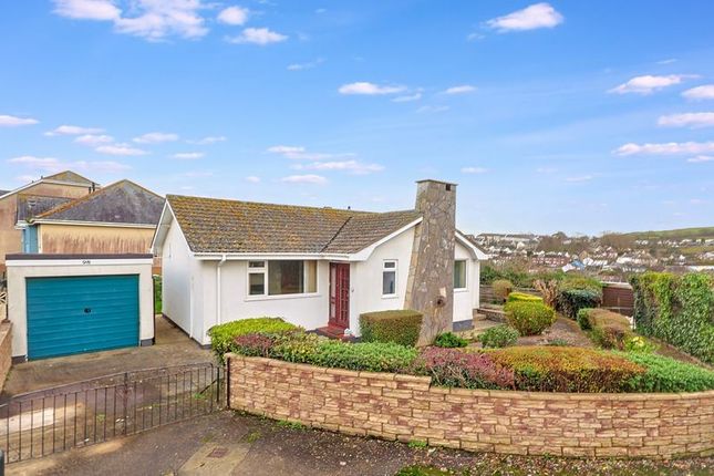 2 bed property, in Windmill Close, £299,950