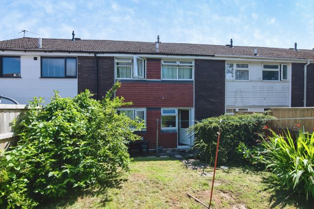2 bed property, in Amersham Close, £180,000