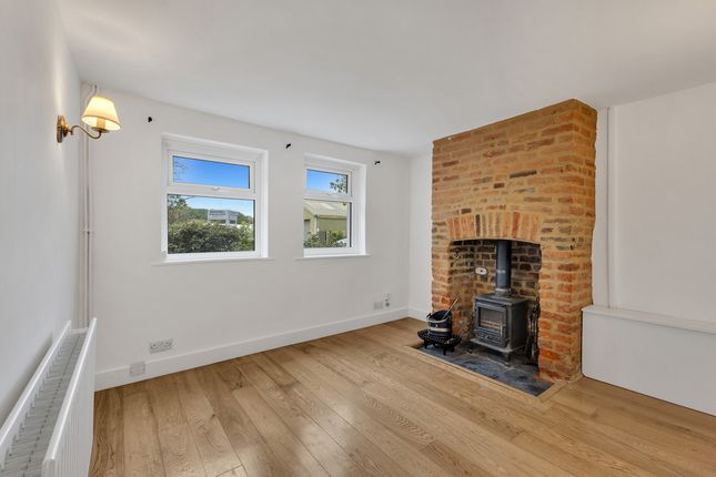 2 bed property, in Oakley Road, £500,000