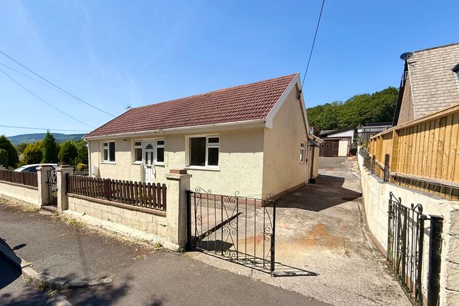 2 bed property, in Waungron, £195,000