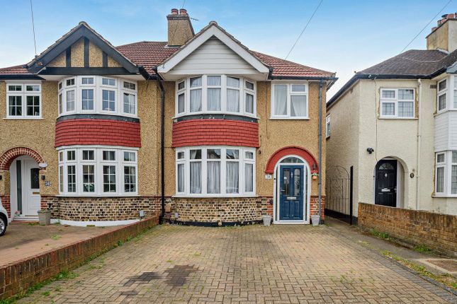 3 bed property, in Fourth Avenue, £530,000