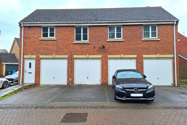 2 bed property, in Selset Way, £100,000