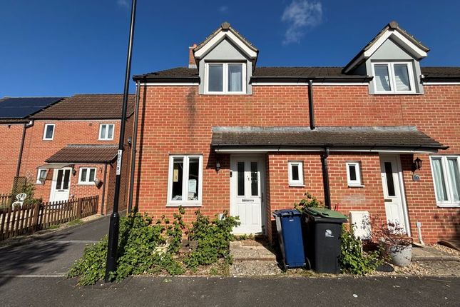 2 bed property, in Jay Walk, £170,000