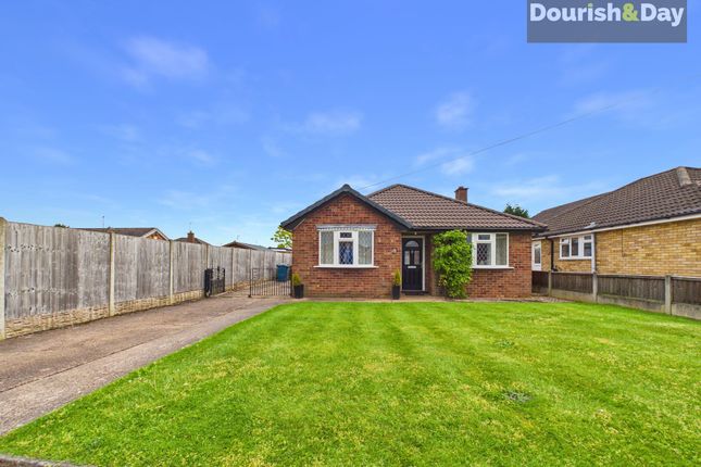 2 bed property, in Portleven Close, £360,000