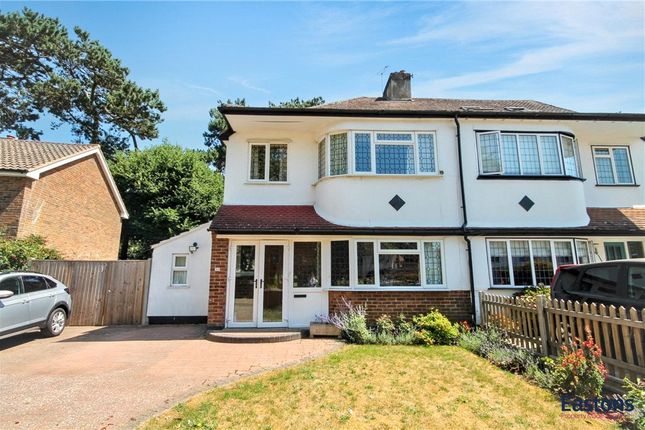 3 bed property, in The Spinney, £630,000