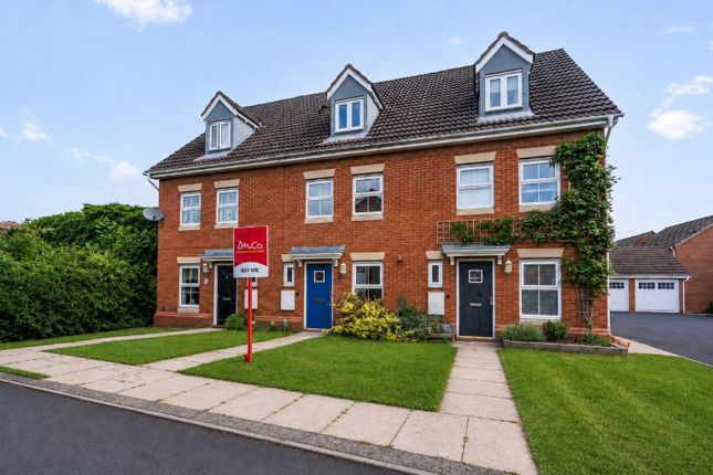3 bed property, in Waterway Court, £290,000