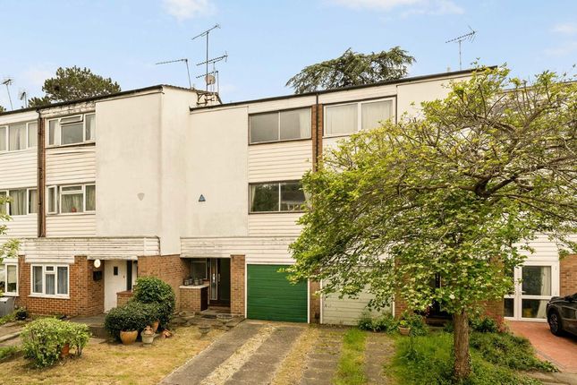 4 bed property, in Sovereign Close, £699,950