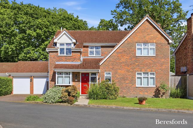 4 bed property, in Walsingham Way, £799,995