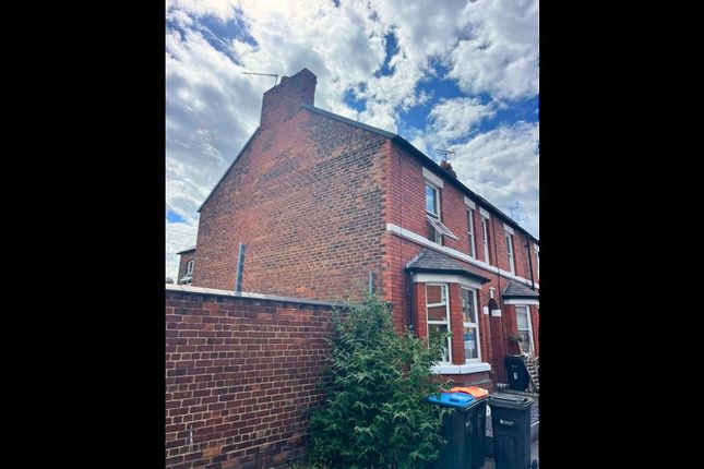 5 bed property, in 8 Brassey Street, £275,000