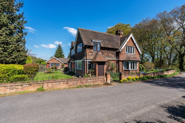 5 bed property, in Westerham Hill, £1,250,000