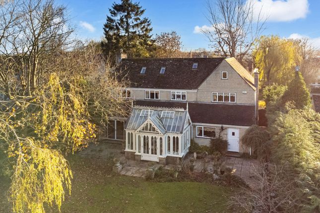 5 bed property, in St. Johns Way, £985,000